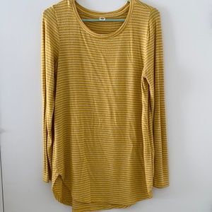 Yellow top with thin white stripes M